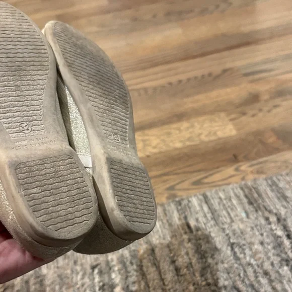 Chic Gold Kids Dress Shoes with Strap - Picture 4 of 5